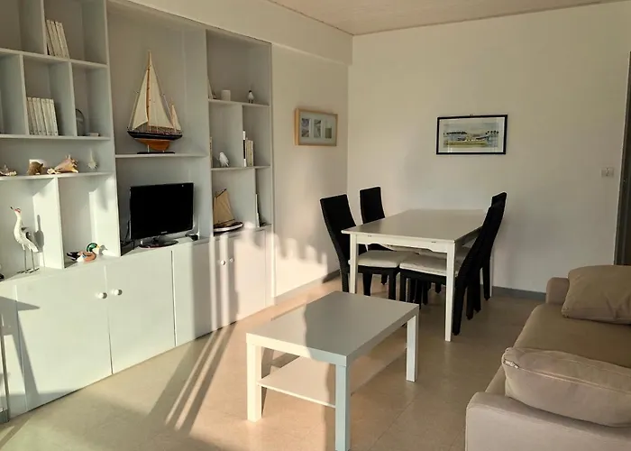 Jardin 308 Avec Terrasse Et Parking Lägenhet